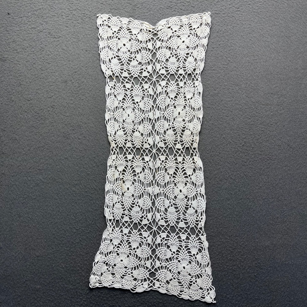 VTG Handmade Crochet Lace Table Runner White Cotton 21in Cottagecore Victorian